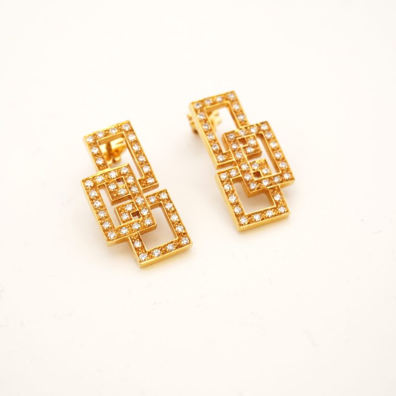 Hermosos aretes con un toque Oriental moderno
