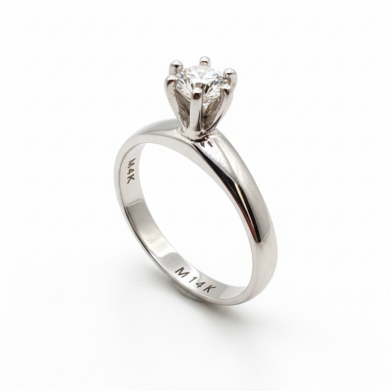 ANILLO DE COMPROMISO, ORO14 K BLANCO NUM. 7 1/2 ,  MODELO CLÁSICO CON 0.20 Q